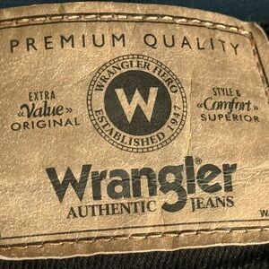 Wrangler Men's Dark Gray Authentic Jeans